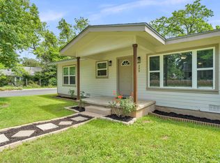 209 E Live Oak St, Burnet, TX 78611