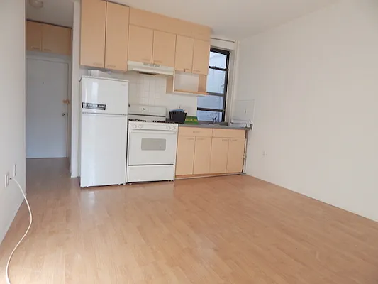 Rented by Compass | media 7