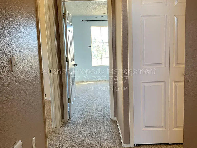 212 Oxbow Dr — Photo 21