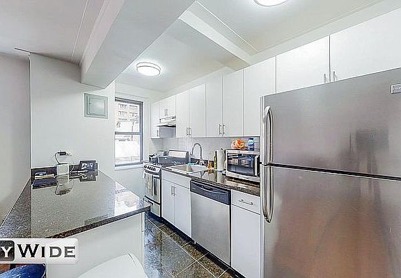 3rd image of 137 E 38th St APT 5H