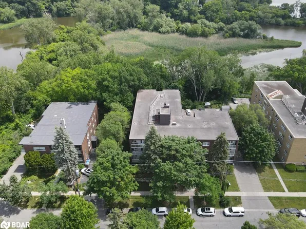 185 Stephen Dr, Toronto, ON M8Y 3N5