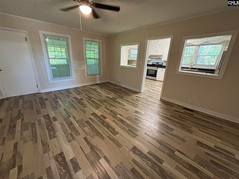 161 Columbia Ave — Photo 12