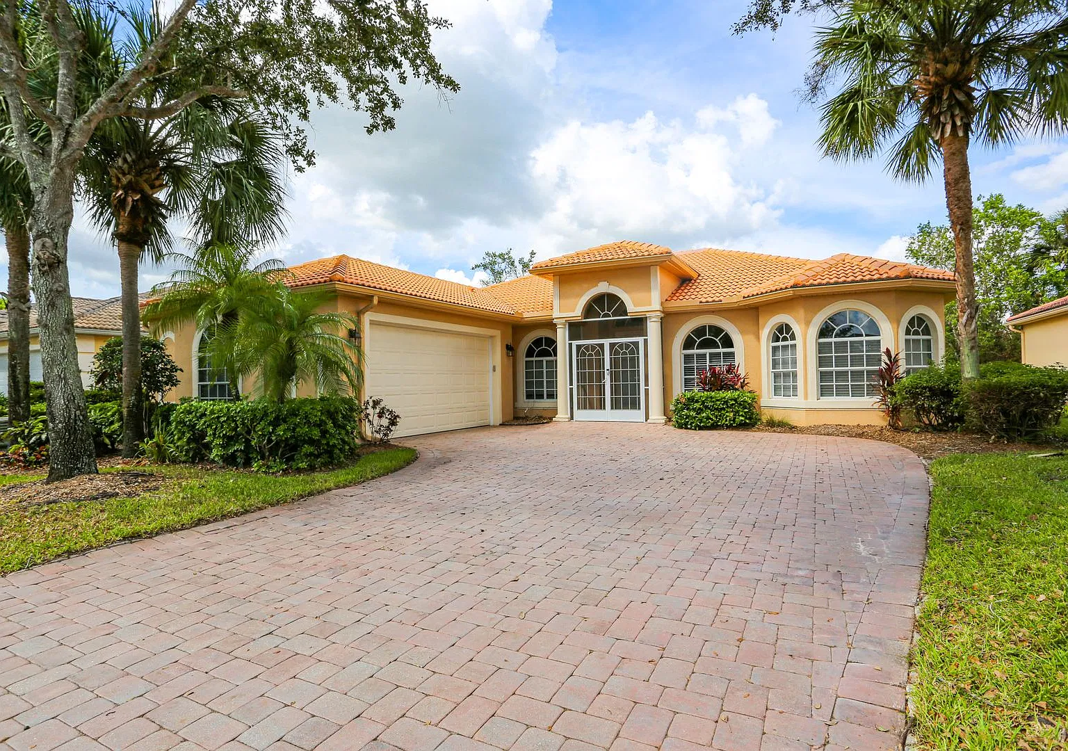 Pool Home On Canal Great For Fishing And Kayaking 3 Bed/2 Bath Single Family Great Community — Photo 3