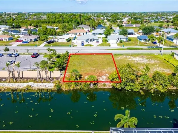 132 NICHOLAS Parkway E, Cape Coral, FL 33990