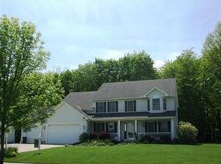 10272 Forestwood Ln, North Royalton, OH 44133