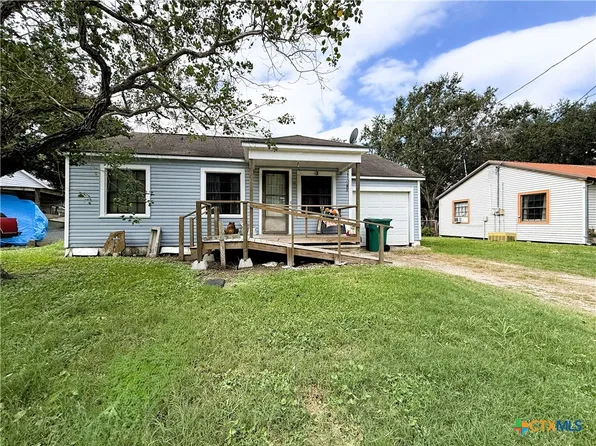608 Hackberry, Ganado, TX 77962