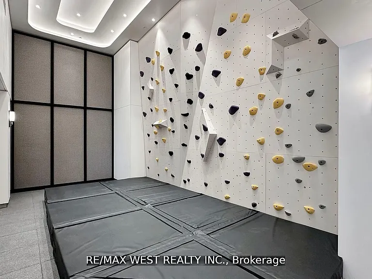 1100 Sheppard Ave W #1023 — Photo 37