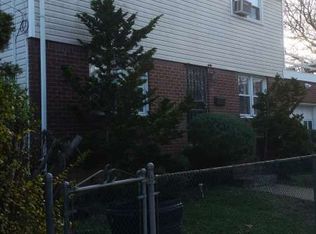 6 Meriam St, Hempstead, NY 11550