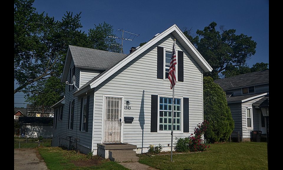 1st image of 1543 College Ave NE