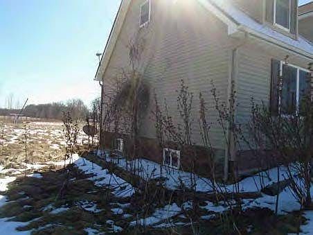 3rd image of 615 W Burnside Rd