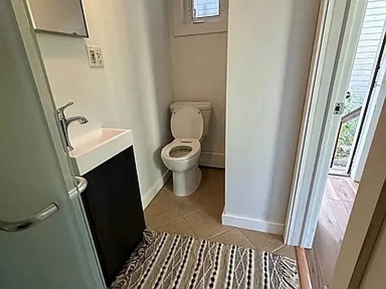 203 Pleasant St — Photo 17