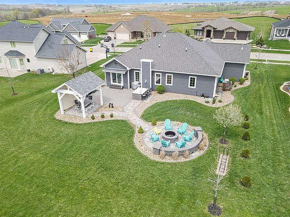 2nd image of 1007 Lakeview Dr