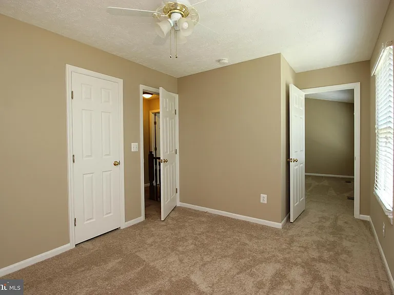66 Larkwood Ct — Photo 21