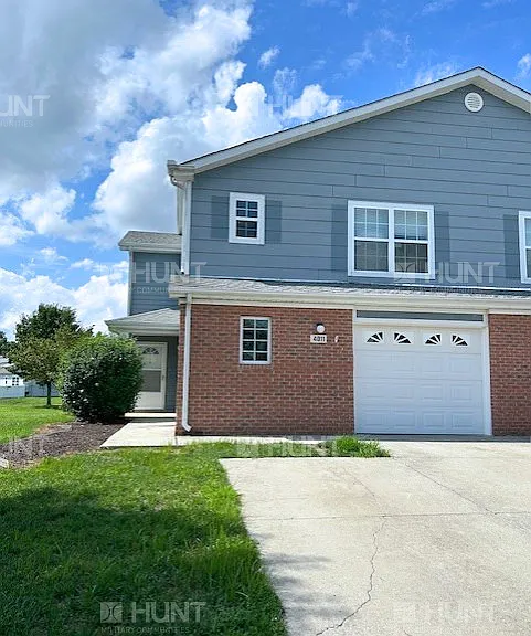 4011 Hemlock Ct — Photo 1