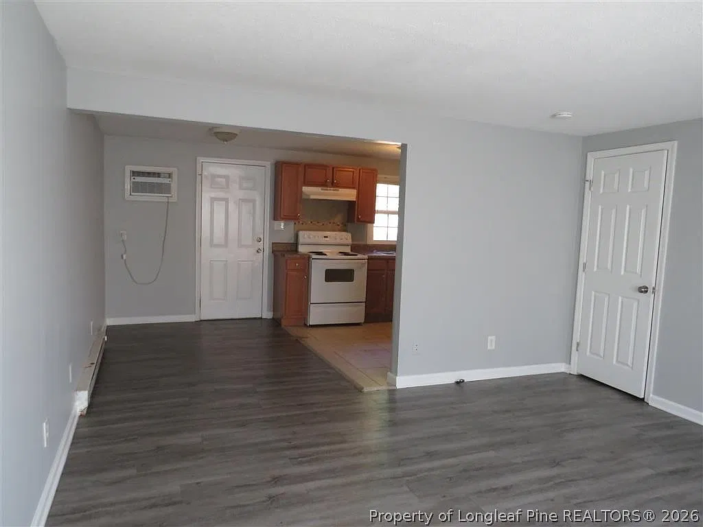2 bed, 1.0 bath, 800 sqft, $850 — Photo 3
