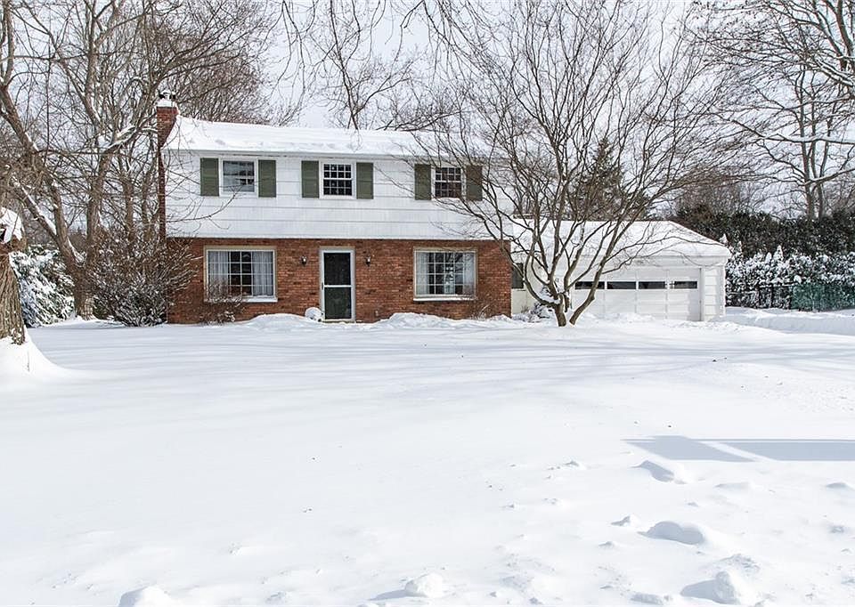 1st image of 11 Smallwood Dr