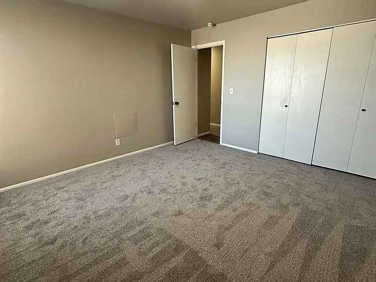 Eastridge — Photo 41