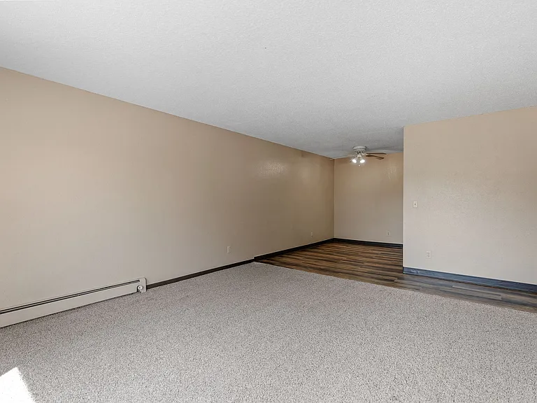 Mountain View Apartments — Photo 22