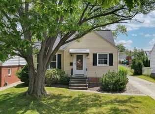 1689 Longwood Dr, Mayfield Heights, OH
