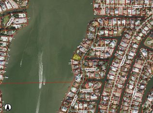 1990 Kingfish Rd, Naples, FL 34102