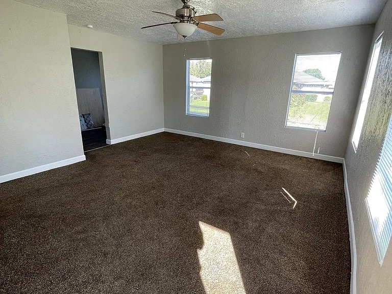 4869 Harrison Ave — Photo 6