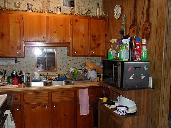 5th image of 3708 E Flora St