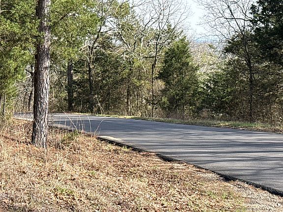 5th image of 404 Dogwood Rd