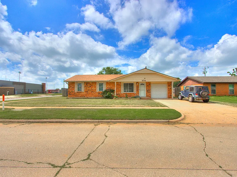 406 W Linden Dr — Photo 3