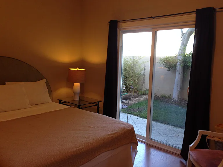 2119 Vanderbilt Ln — Photo 17