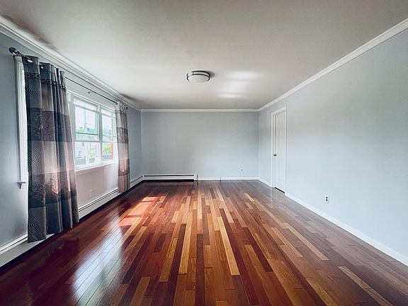 3rd image of 324 Fort Washington Ave