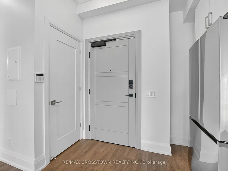 1 Hume St #220 — Photo 2