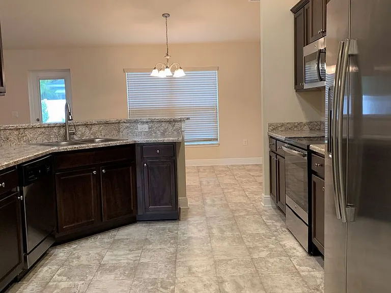 3273 SW Rosser Blvd — Photo 3