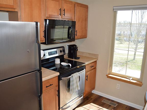 3rd image of 853 Rachael St