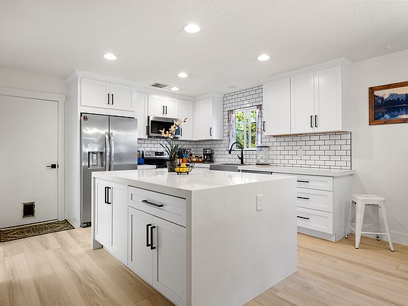 4th image of 4681 N Granada Dr