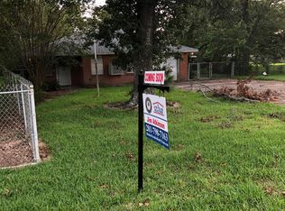 3025 Jefferson Dr, La Marque, TX 77568