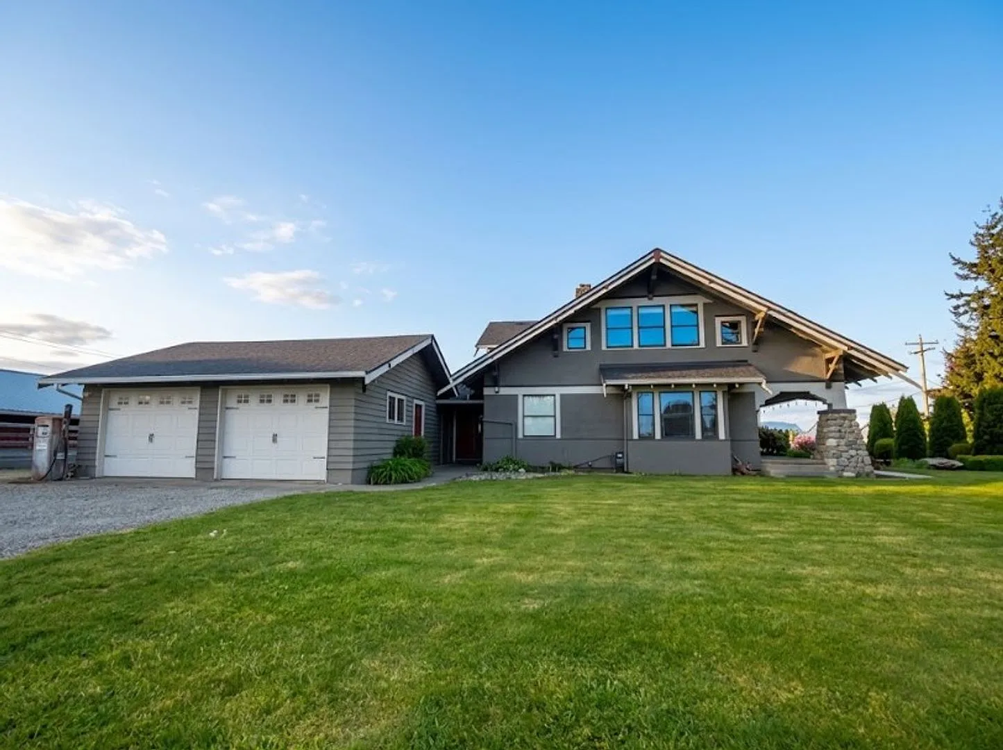 792 East Badger Countryside Home! — Photo 1