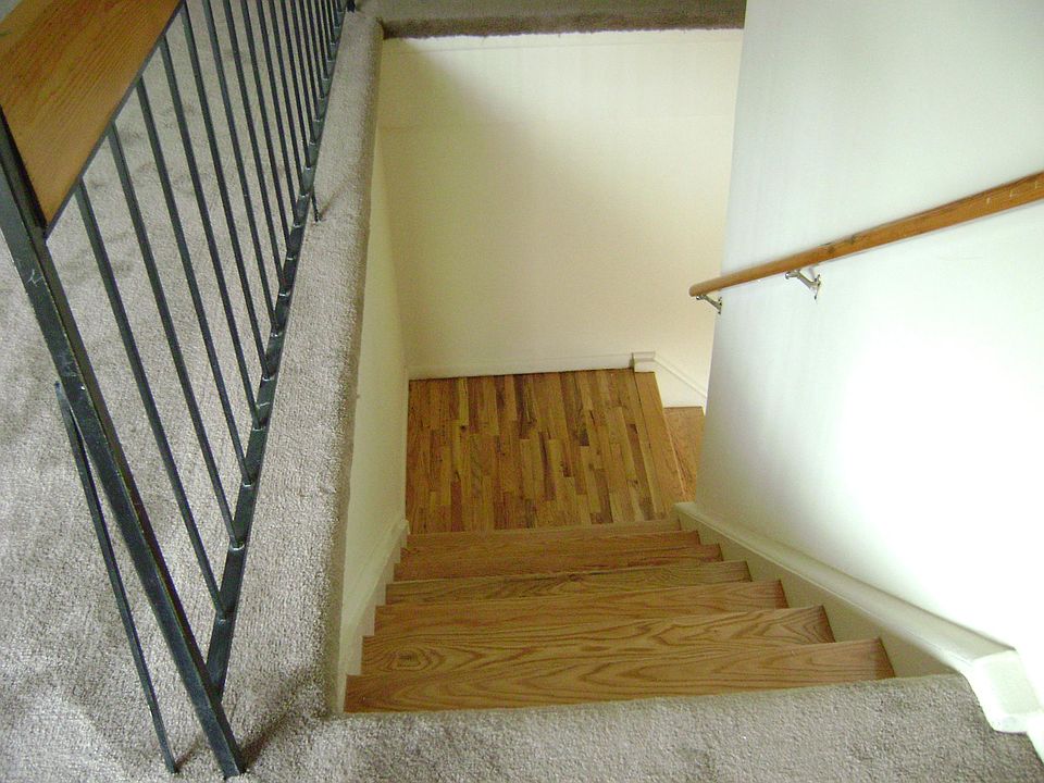 1st image of 606 Knollwood Dr