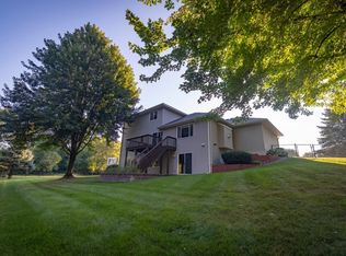 100 Barkley Cir W, Cannon Falls, MN 55009