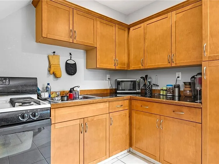4 Poplar St #3 — Photo 5