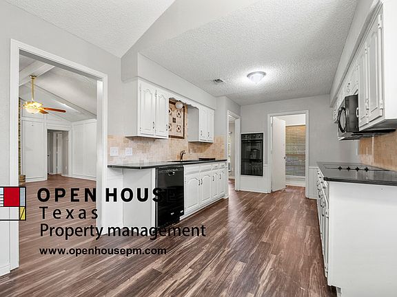 4th image of 2209 Newcastle Cir