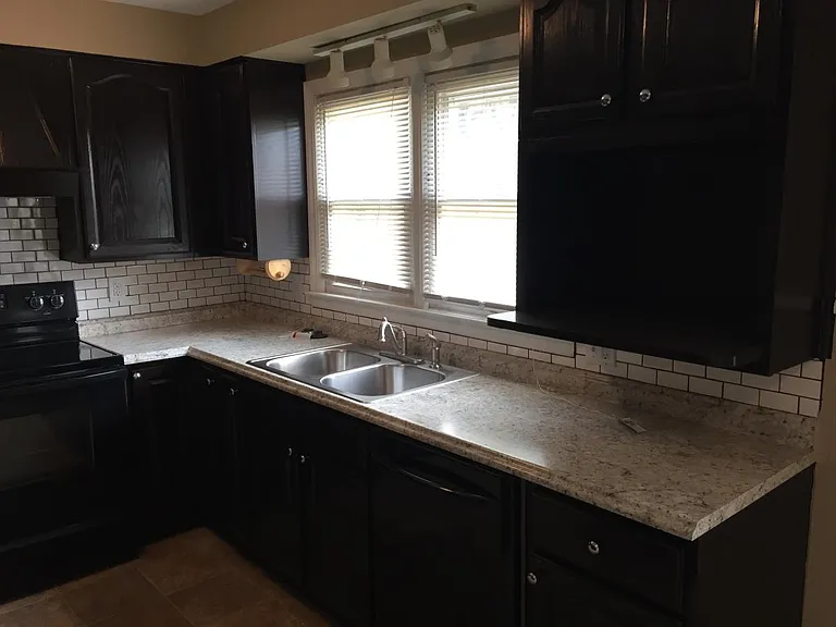 6213 N Woodland Ave — Photo 8