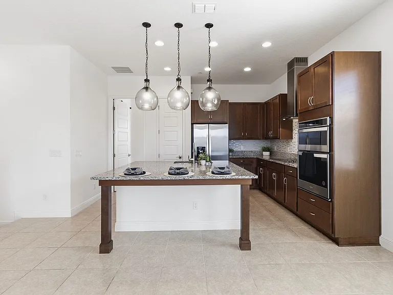 10096 Sunnifa Aly — Photo 12