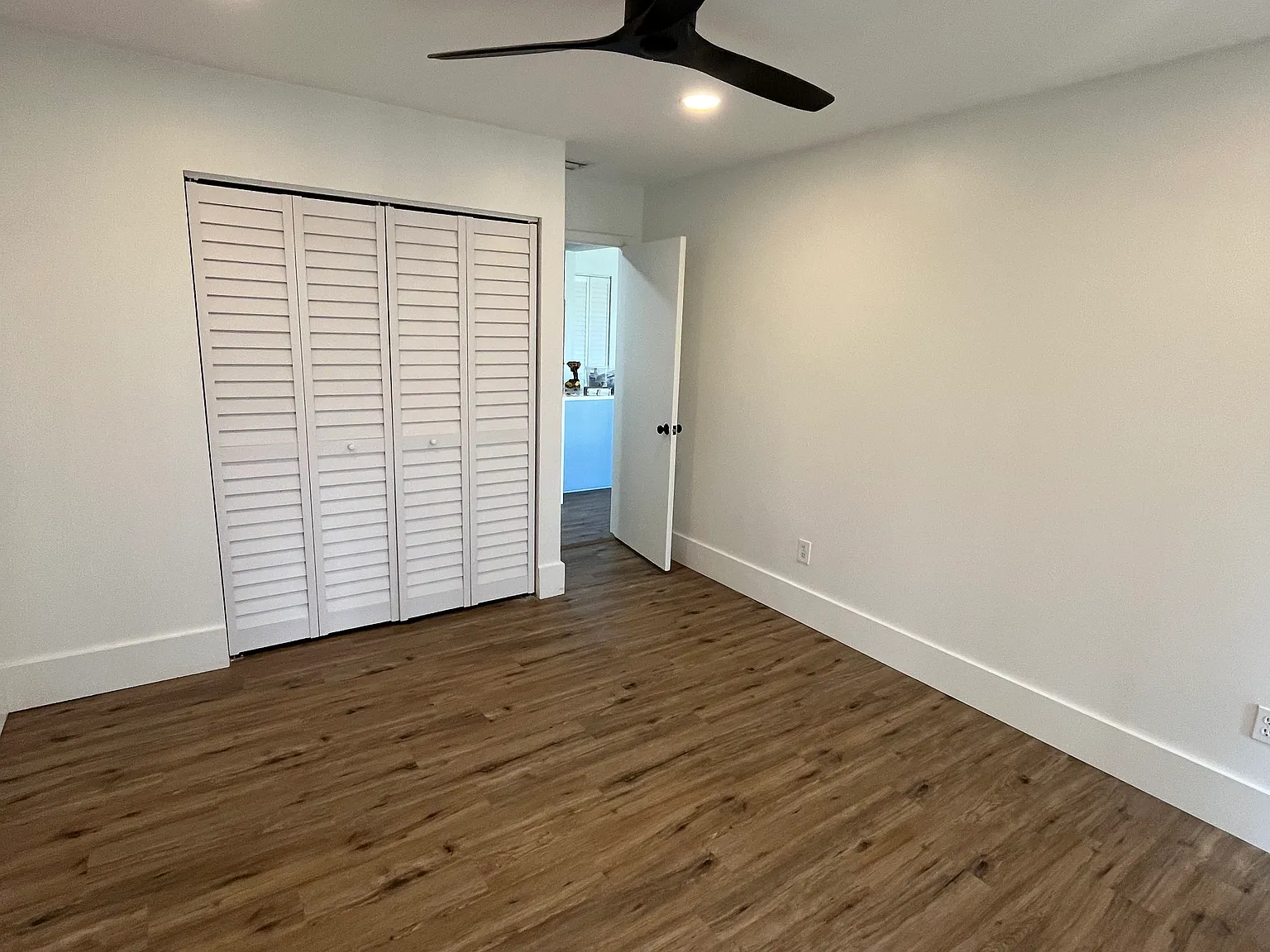 2 bed, 1040 sqft, $1,800 — Photo 2