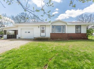 727 Fellowship Rd, Marshfield, MO 65706