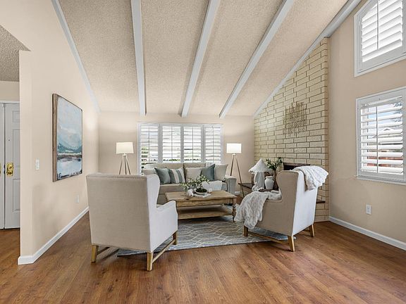 5th image of 8853 Oak Trail Court