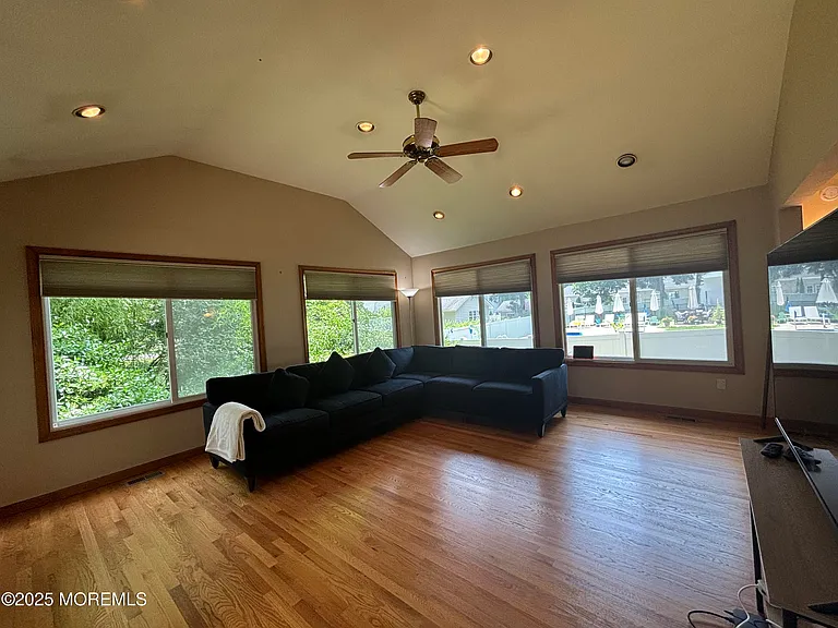 187 Elmwood Rd — Photo 11