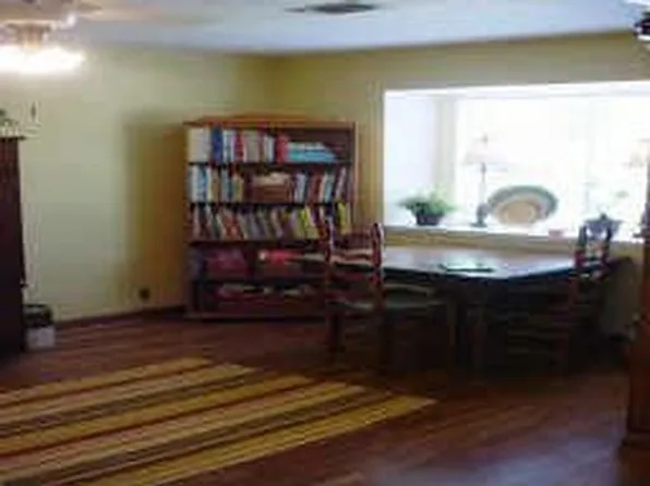 1522 Festival Dr, Houston, TX 77062