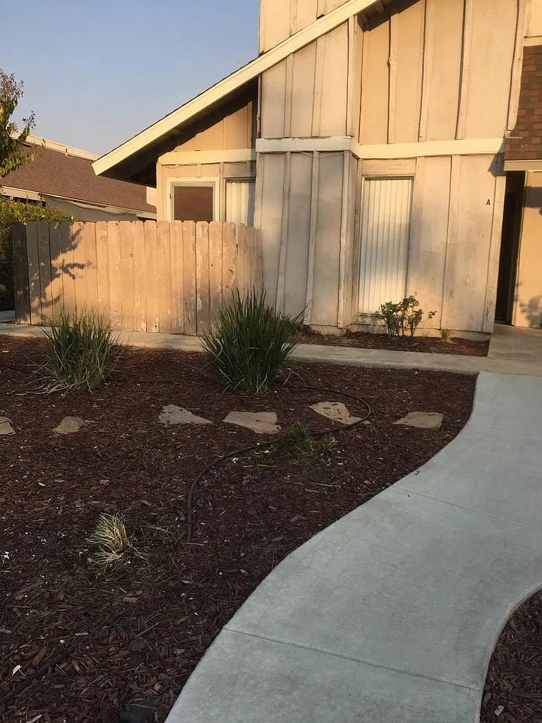 Harvard Ave, Clovis — Photo 2