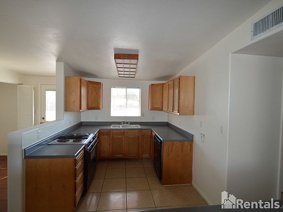 3rd image of 2050 E 32nd St