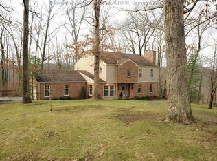 5 Hunter Point Rd, Charleston, WV 25314